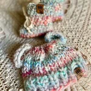 Baby knit booties and hat